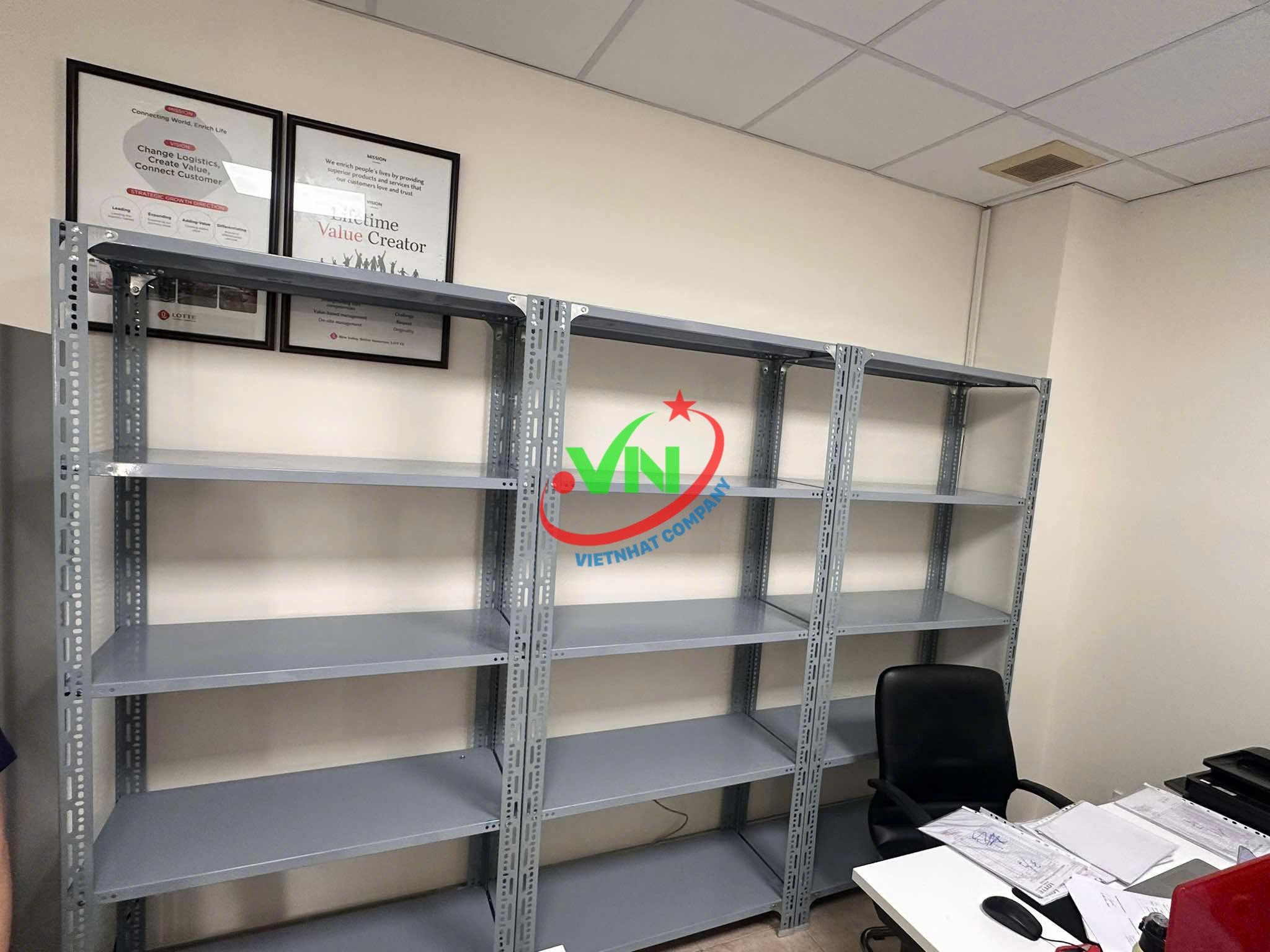 Kệ sắt v lỗ tại Sóc Trăng